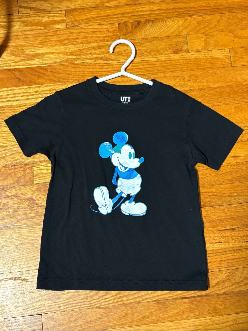 4/$20 UNIQLO size 5-6 Disney Kids Black Mickey Mouse Graphic Tee